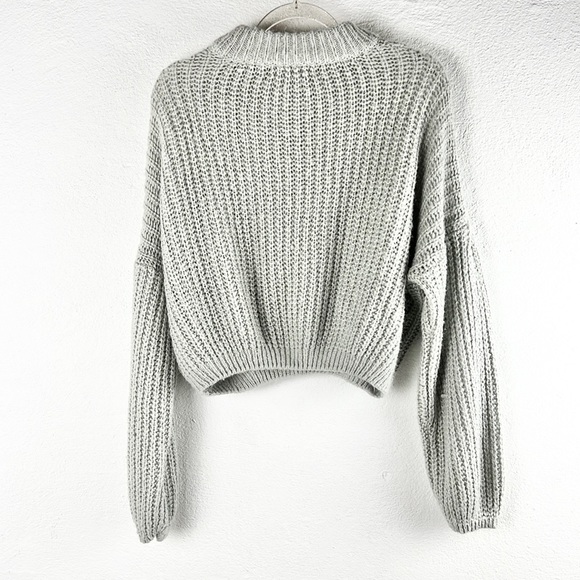 SIMPLEE | 🐰Light Gray Chunky Thick Knit Loose Cropped Oversize Sweater - Picture 8 of 13